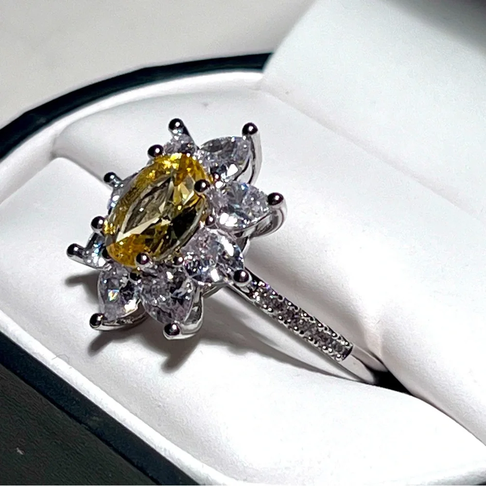 925 Sterling Silver Sunflower Diamond Ring - Picture 3 of 6